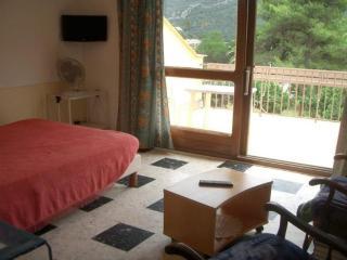 Studio cosy avec terrasse, parking et wifi - Idéal cures et centre-ville, Amélie-les-Bains - FR-1-703-3 - 1