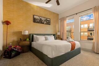 Lookout Luxe 2BR | King + Q/Q Bunk | Shuffleboard - 8