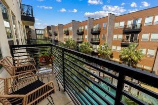 Lookout Luxe 2BR | King + Q/Q Bunk | Shuffleboard - 7