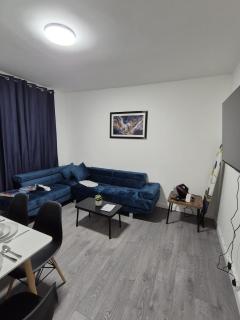 City Escape Stylish 4 bedroom house in Nottingham - 2