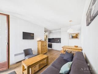 Bel Appartement Rénové avec Balcon - Ski aux Pieds, 5 Pers., Près des Commerces - FR-1-398-547 - 8
