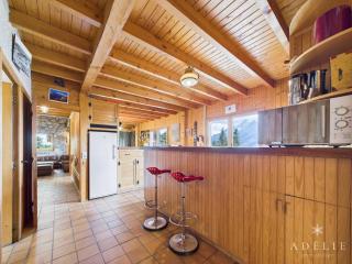 Chalet Savoyard pour 18 pers, proche pistes et commerces, cheminée, balcon, navette gratuite - FR-1-398-582 - 4