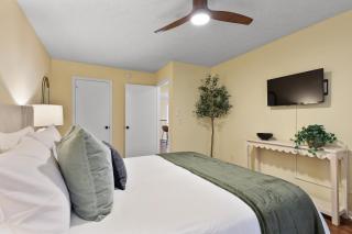 New Meets Nostalgic - Adorable Cottage Sleeps 8 - Savannah - 8