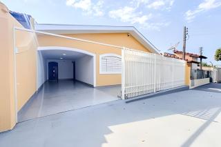 Casa completa, 3 quartos com ar e 2 vagas - 4