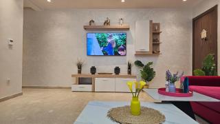 Luxury 3 Bedroom Apartment with Private Suite and Terrace - 2