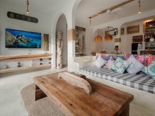Pabuan villa, private & ethnic - 0