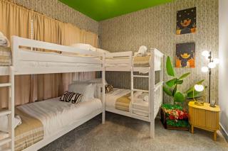 Lookout Luxe 2BR | Shuffleboard | Classy | 1GB - 8