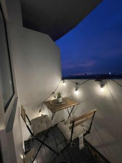 Urban Hideout- The Residence - 1