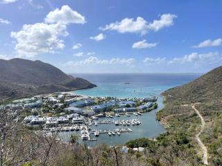 Saint-Martin: Appart Luxueux 2 Niveaux avec Terrasse, Piscine, Connexion Fibre et Climatisation - FR-1-734-69 - 0