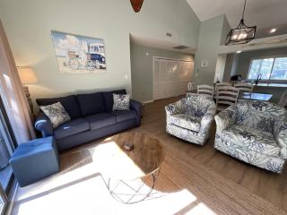 2D West Hyde Park condo - 9
