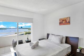 Modern Studio - Bay & Skyline Views - Free Parking - 8
