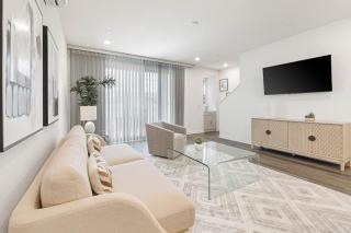 Modern Townhouse Near Disneyland & OC Beaches - 3