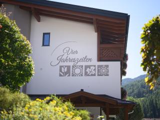 Garni Vierjahreszeiten - 7