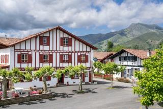 Logis Hôtel Baratxartea - 9