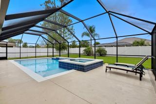 Luxury Heated Pool & Spa Fenced Yard & Beach Gear - 0
