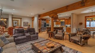Alpenglow Peaks Lodge - 3