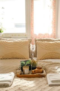 Modern Flat with Balcony By BookLapland - 4