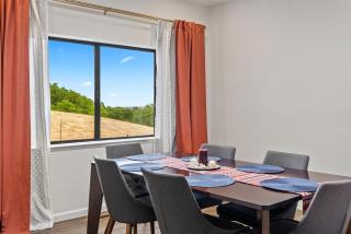 Mid-Mod Hilltop Retreat Views & Local Wildlife - 5