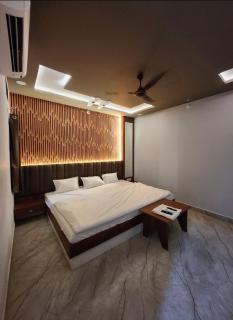 Hotel Shree Sanwaliya - Ujjain - 1