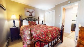 Horizons 4 Communal Rec Room & Pool - 8