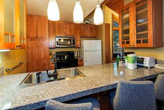 Horizons 4 - Walk to Shops & Eateries - 7