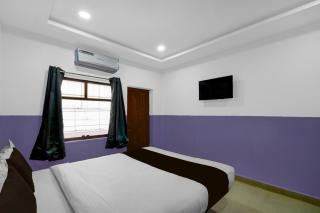 Hotel O P R S Elite - 8