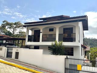 Casa no centro de bombinhas, SC - 0