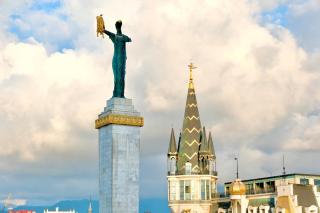 Old Batumi City Center Cozy Apartment - 2