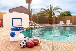 Casa Aria 4BR Home & Heated Pool - 3