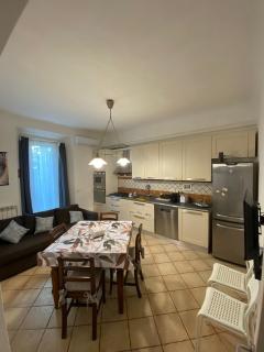 Fortezza garden apartment - 0
