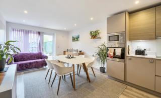 Luxurious 3BD Town house with garden - 9