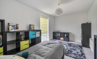 Luxurious 3BD Town house with garden - 2