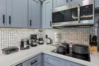 Cozy 1BR Kitchen Pool Top Location - 7