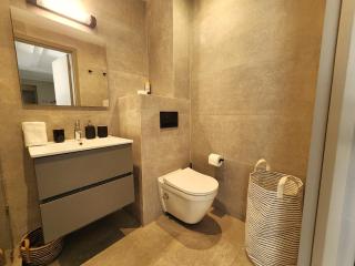 The 41 Maarif by IB Signature - Boho Chic 1BR Apt - with Wifi - Self check-in - 24 x7 Security - City View with terrace - Walk to Cafes! City Centre - 6