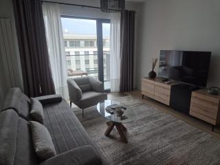 BJ Waterfront Apartment - 9
