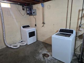 Spacious 3-Bedroom Townhome in Lincolns Historic District - 5