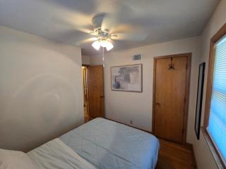Spacious 3-Bedroom Townhome in Lincolns Historic District - 2