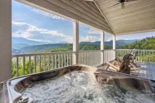 Mountaintop Cabin Close To Dolly With Hot Tub and 3 King Beds - 7