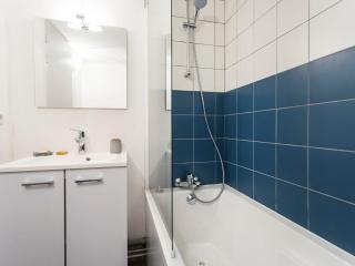 Appartement rénové calme avec balcon, wifi, parking inclus, proche Transarc et commerces - FR-1-346-306 - 2