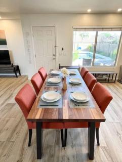 Desert Oasis with Pool & Pool Table Full Kitchen - 8