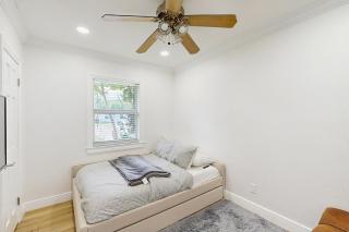 Palm & Pool Retreat - 4