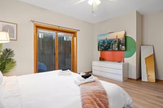 1 Free Parking Sleeps 10 - 4