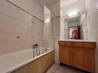 Appartement cosy proche centre et skibus, parking inclus - FR-1-624-90 - 2