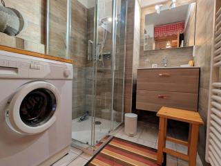 Appartement T2 proche centre, au pied du Criou, avec balcon et parking privé - FR-1-624-127 - 1