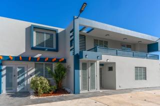 Aquaville Dorado Moderna Studio 6 - 8