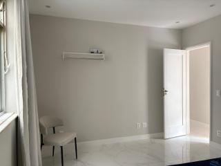 Avenida Atlântica right in front of the beach - 1