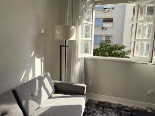 Avenida Atlântica right in front of the beach - 8