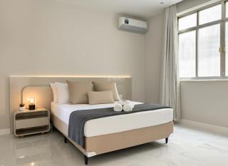 Avenida Atlântica right in front of the beach - 3