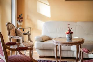 Cosmo - Old Money Apartment - 2