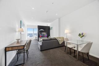 CBD Skyview Apt at Light Square with Parking - 0